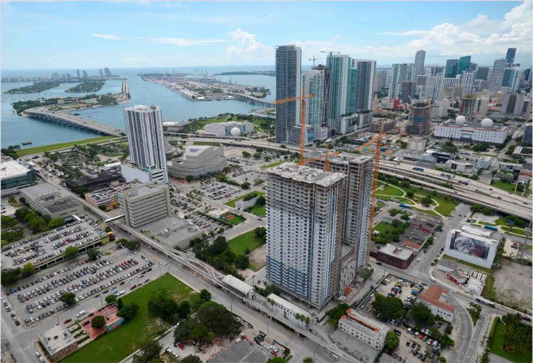 Melo Group’s Square Station apartment towers top off construction at 34 stories in downtown Miami
