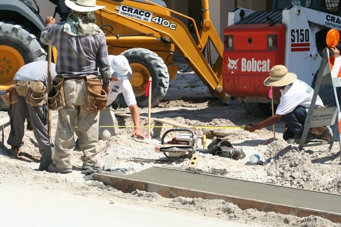 Construction Workers . Oriana By The Sea (Under Construction) . www.orianabythesea.com/ . El Mar Drive . Lauderdale By The Sea, FL, Thursday, 13 March 2008 . Elvert Xavier Barnes Photography