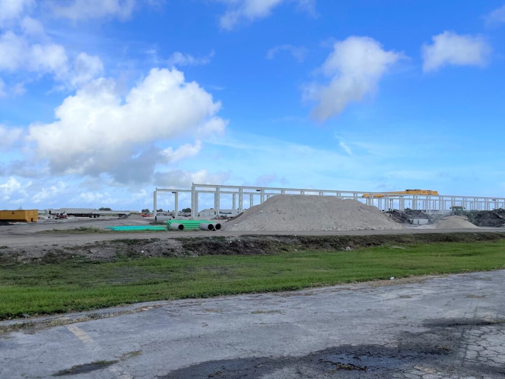 Photo 6: FINFROCK’s Belle Glade concrete manufacturing facility under construction