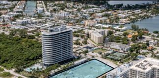 champlain towers site aucition